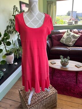 Nueva brand, cap sleeve dress – made in Canada – size 14